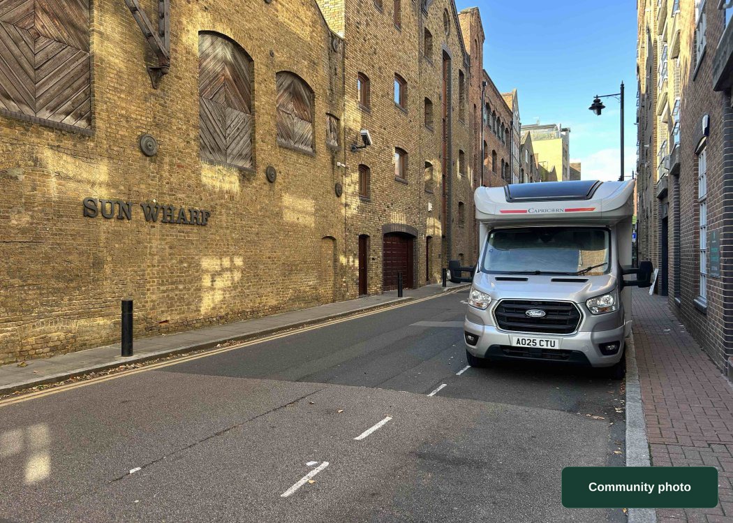 London - Narrow Street