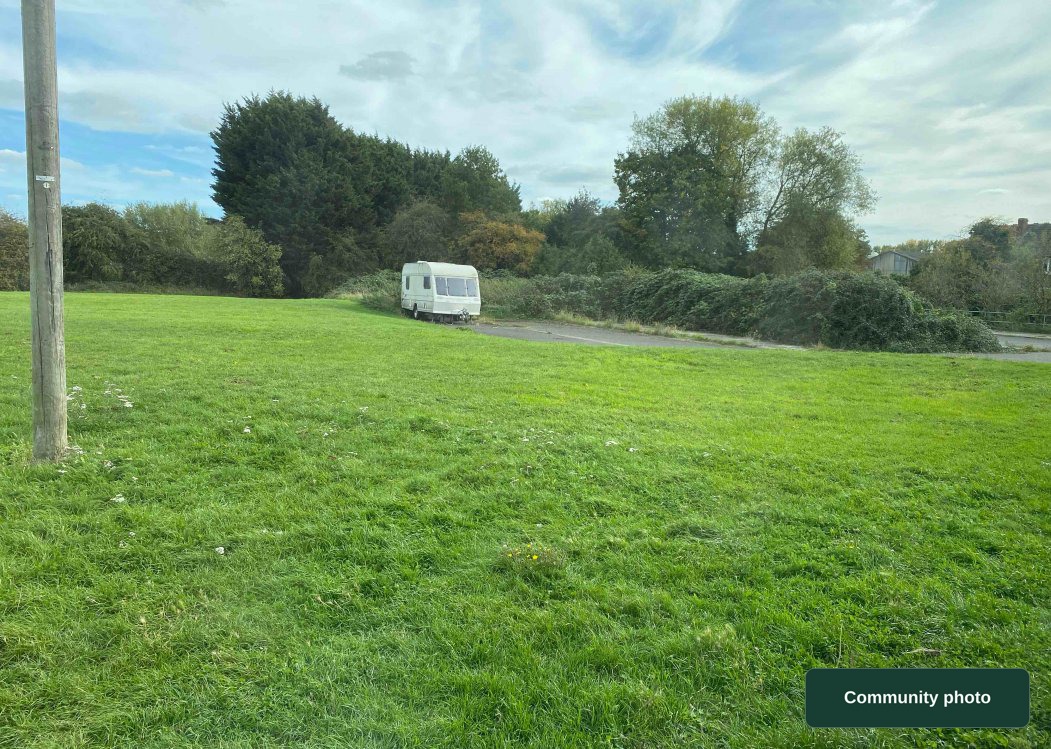 Melksham - Riverside Dr